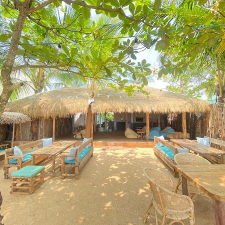 Sky Breeze Hotel Unawatuna Bagian luar foto