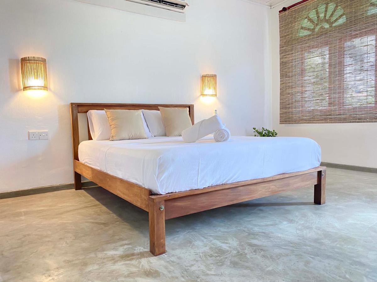 Sky Breeze Hotel Unawatuna Bagian luar foto