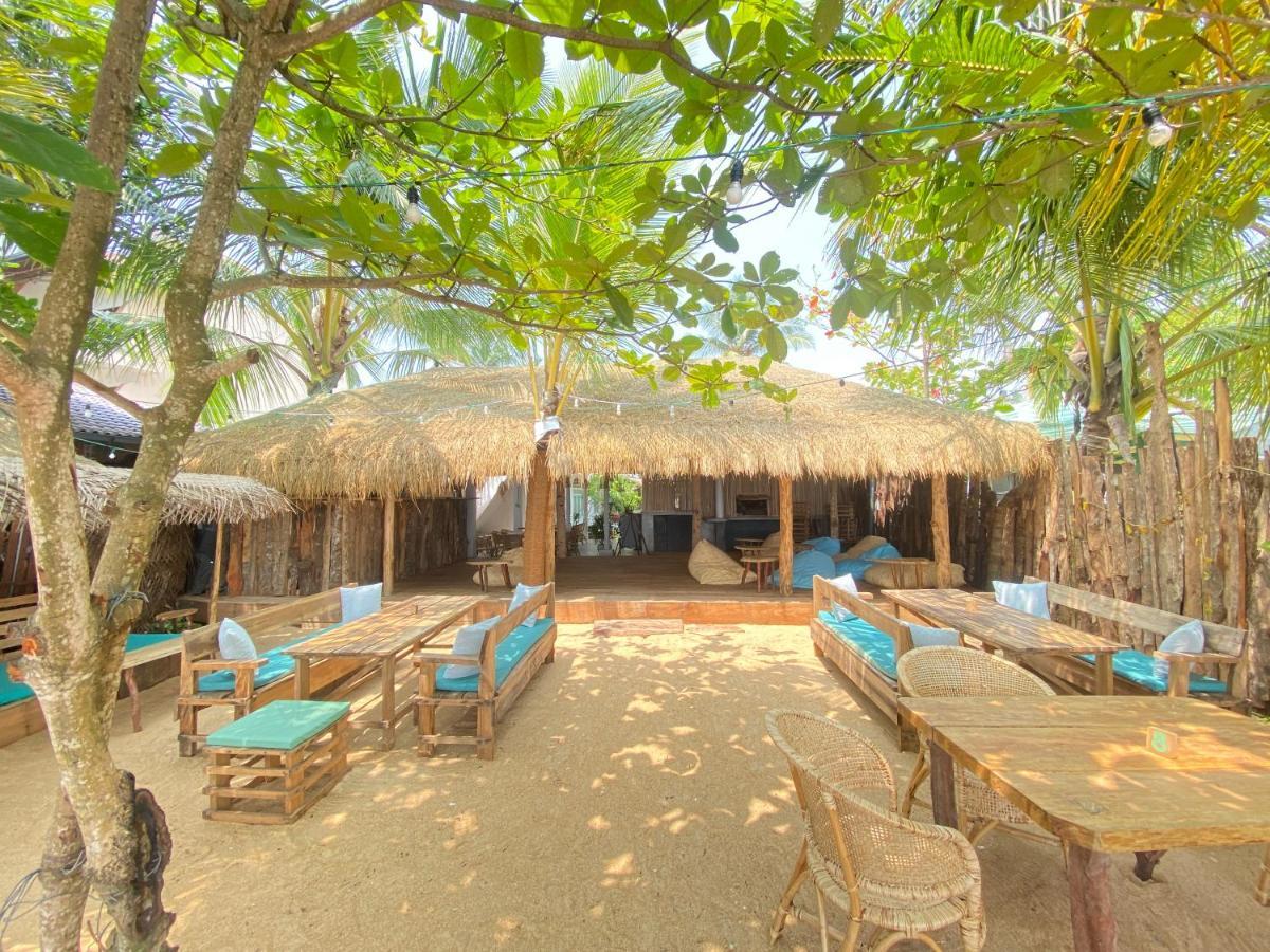 Sky Breeze Hotel Unawatuna Bagian luar foto